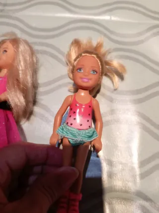 Hermanita Barbie Chelsea.