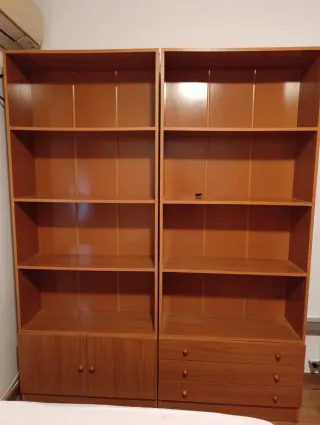 Estantería de madera de calidad. Juntas o unidad