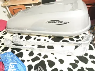 Baúl  o cofre portaequipajes más barras