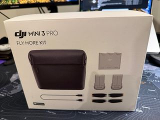 DJI Mini 3 Pro + DJI RC (Pantalla) + Fly More Kit