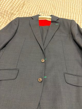 Traje El Ganso Negro con Forro Rojo