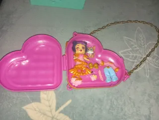 Muñeca Kookyloos con bolso corazón