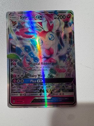 Carta Pokémon Sylveon GX SM87 Rainbow Rare
