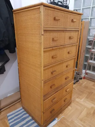 Cajonera de mimbre con 7 cajones