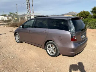 Mitsubishi Grandis 2007