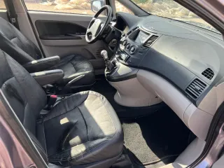 Mitsubishi Grandis 2007