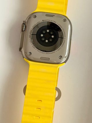 Apple Watch Ultra Plata con Correa Amarilla