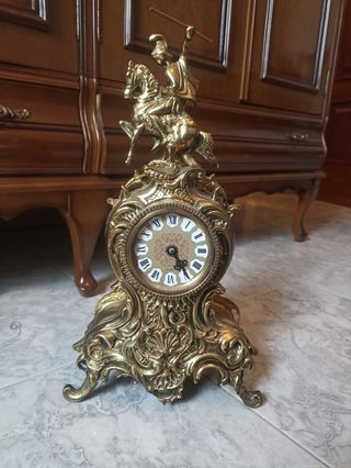 Reloj de sobremesa de bronce