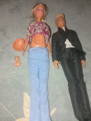 Muñeca Barbie embarazada y Ken