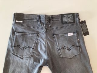 Replay Anbass. Pantalón vaquero slim. W33 L34