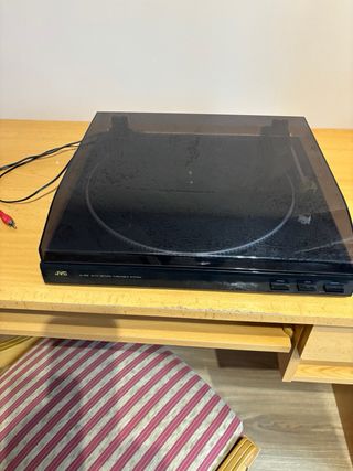Tocadiscos JVC Negro, antiguo, años 90.