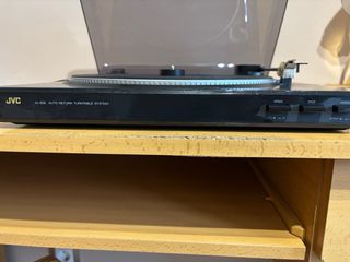 Tocadiscos JVC Negro, antiguo, años 90.