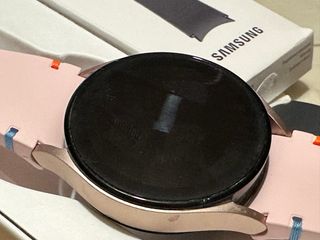 Samsung Galaxy Watch FE Rosa + correa negra