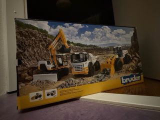 Escavatore Bruder XE 5000