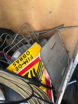 Ferramientas profesionales y material de obra