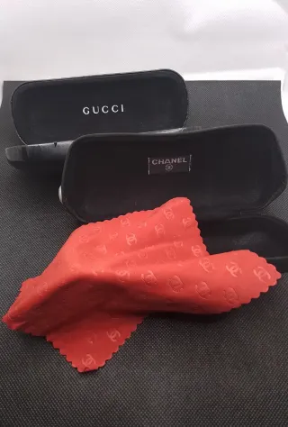 Estuches fundas gafas Chanel y Gucci vintage