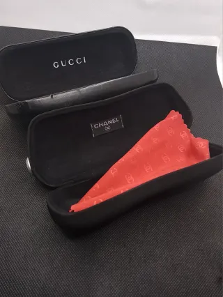Estuches fundas gafas Chanel y Gucci vintage