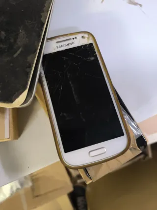 Lotto di cellulari Nokia e Sony Ericsson