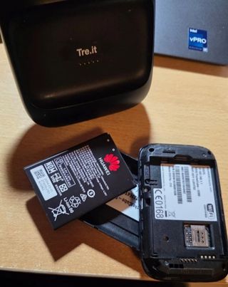 Huawei PocketCube-D2B8 4G LTE Modem