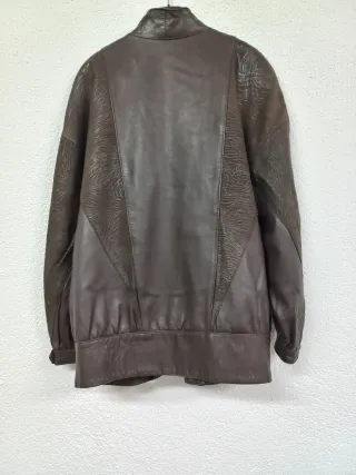 Cazadora de piel marrón