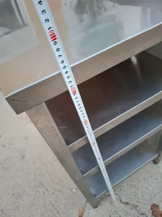 Estantería metálica plateada