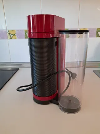 Cafetera Nespresso Vertuo Roja