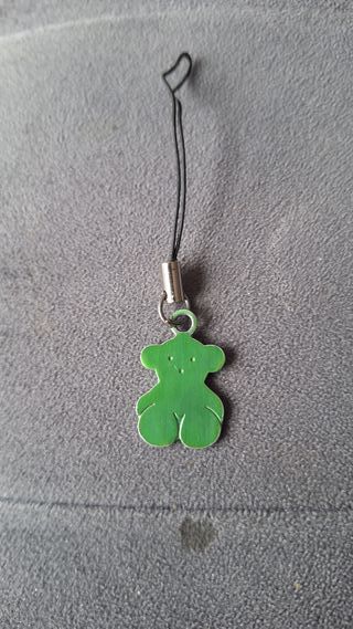 Llavero Oso Verde y Accesorio Azul de sujeccion
