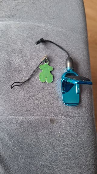 Llavero Oso Verde y Accesorio Azul de sujeccion