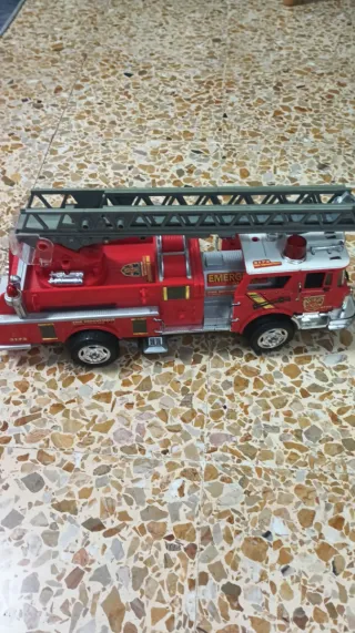 Camión de bomberos de juguete