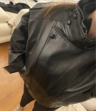 Cazadora viral símil piel cuello botones oversize