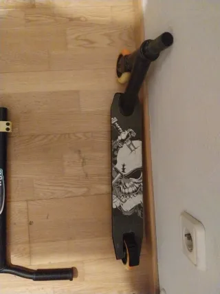 Patinete Show Yourself Negro y Amarillo