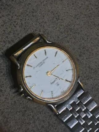 Lote de relojes dorados y plateados