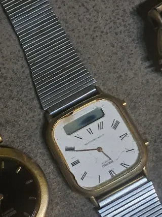 Lote de relojes dorados y plateados