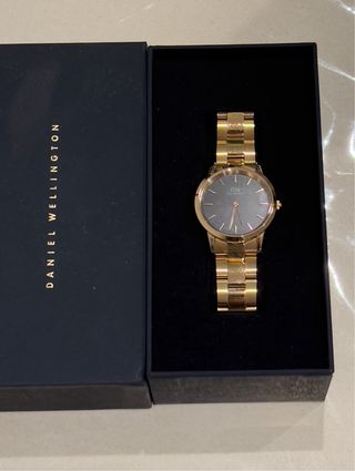 Reloj Daniel Wellington Dorado Negro