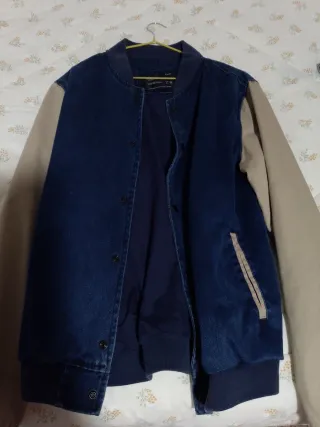 Chaqueta tipo cazadora vaquera y beige