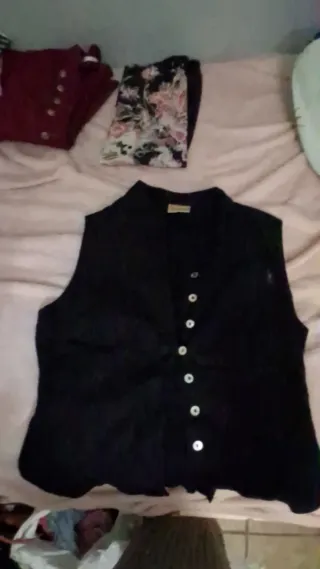 Gran lote de ropas y accesorios mujer....hay mas