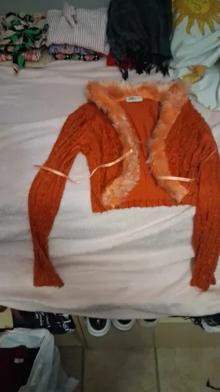 Gran lote de ropas y accesorios mujer....hay mas