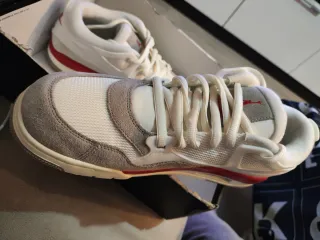 Zapatillas Jordan 4RM Gris Rojo Blanco