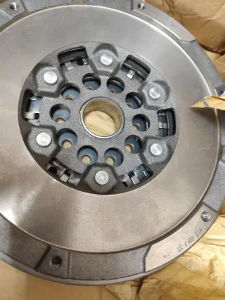 Kit Embrague + Volante Bimasa LuK 600009400