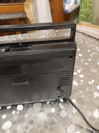 Radio Portátil FM/AM International vintage.