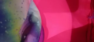 Mochila escolar morada y multicolor