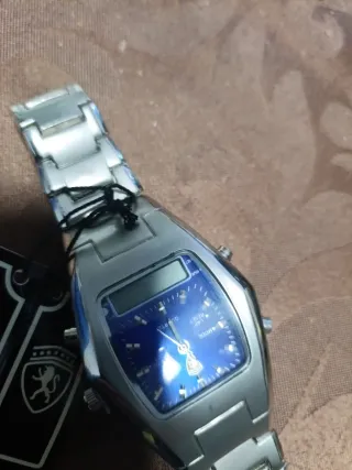 Reloj Peugeot Nuevo Sin Usar Resistente al Agua.