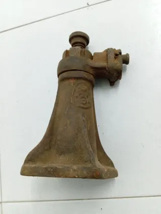 Gato antiguo de hierro fundido