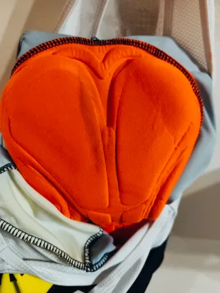 Completo ciclismo Tinkoff Saxo Bank