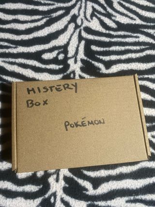 Mystery Box Pokémon carte originali