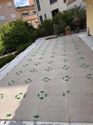 Servicio de colocación de baldosas