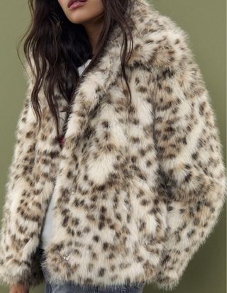 Chaqueta pelo efecto leopardo Stradivarius Talla M