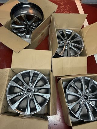 Llantas originales Toyota RAV4 18 (7.5x18) Nuevas