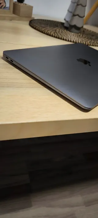 MacBook Air 13 8GB RAM 256GB SSD