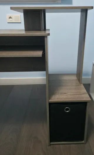 Escritorio de ordenador Furinno